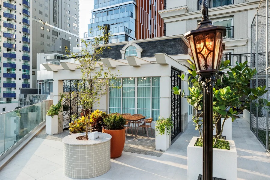 AURORA_-_SUNSET_GRILL_(2).jpg-name-46c6a27f968ab231008f7e5aca4bff563a9796be9ddbff00f457a3acd11f74cd.