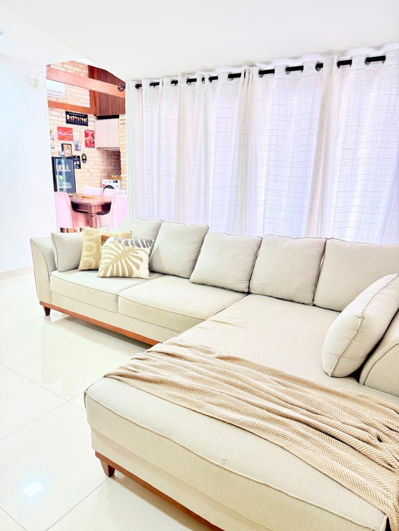 WhatsApp Image 2025-12-12 at 11.33.20 (3).jpeg